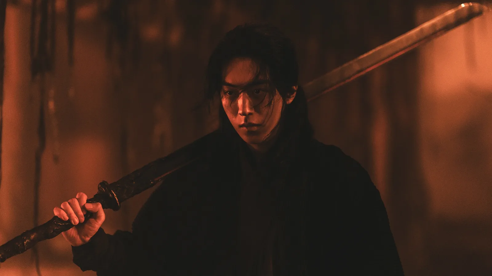 "The East Palace"'s Supernatural Finale: The Truth Behind a 30-Year Curse